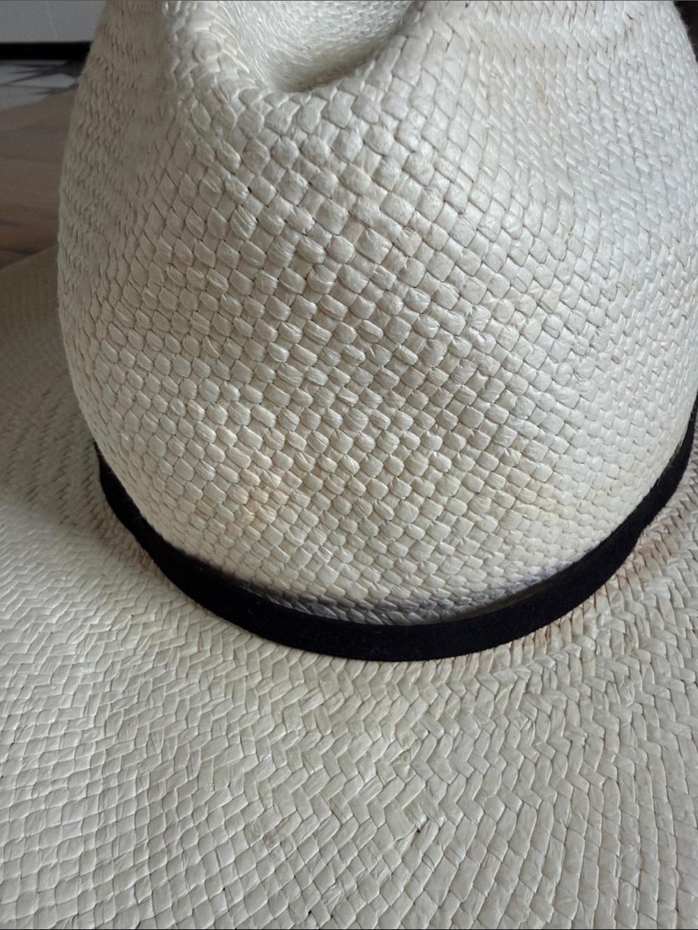 Janessa Leone Lyra Wide Brim Straw Fedora Hat with Black Band size M - Picture 4 of 9